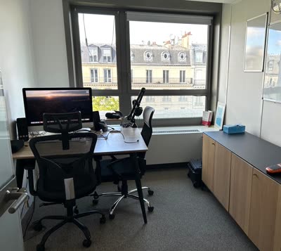 Actua Paris Office Rental With editing workstation